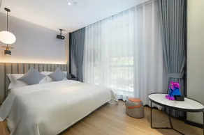 Yichen Hotel - Image 2