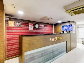OYO Flagship Hotel Sunset Inn - Image 2