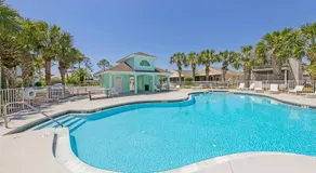 PALM COVE VACATION HOME- One level, Community pool, Pet Friendly - Image 2