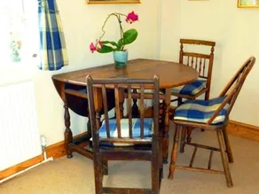 Calne Bed and Breakfast - Image 3