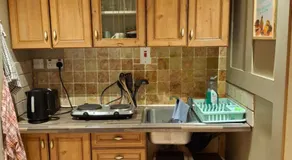 Tom's Alpaca Cottage - Image 3