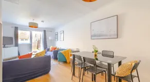 Lovely 4 Bedroom House with Garden near Waterloo - Image 3