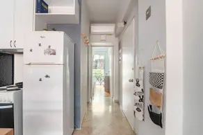 Sunny apartment right under Parthenon - Image 3