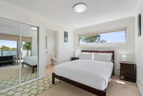 Relaxed 2BR, 2BTH Apartment with Balcony & Parking - Image 2