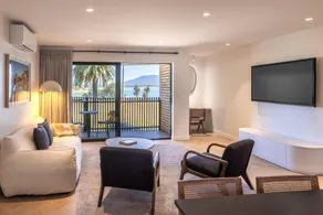 Bermagui Beach Hotel - Image 2