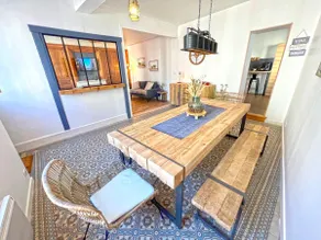 Maison décorée en pierre avec jacuzzi - Image 4