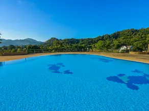 Sir James Resort - Image 2