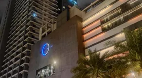 Elegant Stylish 1 Bedroom Balcony City and Manila Bay view FREE Sauna Pool GYM Makati - Image 5