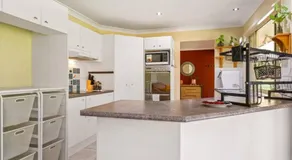 Spacious 4BR family retreat near mall at Forest Lake - Image 5