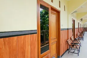 RedDoorz at Dien Homestay Syariah Alun-alun Pasuruan - Image 3