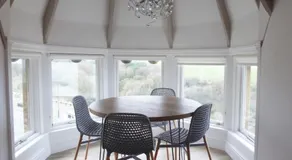 Beach View Apartment - Image 2