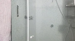 Casa Cultural Caiçara Paraty - Suites com WiFi, Vaga privativa, próxima ao Centro Histórico - Image 2