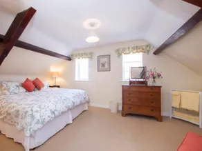 The Carriage House - Image 5