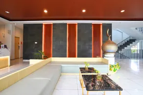 Front One Hotel Pasir Koja Bandung - Image 2