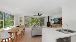 Treehouse On Stone - House and Private Guest Suite - Image 3