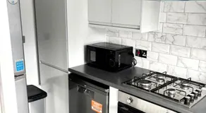 Newly Renovated 2BR Near Airport Book Fast - Image 5