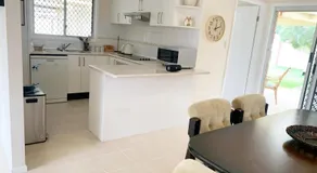Nepean Hospital 3BR pet-friendly home and parking - Image 5
