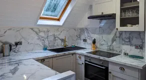 Epona 8 - Hot Tub-Perth-Pets-Luxury - Image 2