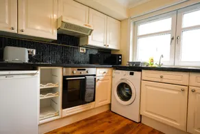 Arranview Apartment - Image 4