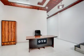 SPOT ON Sky Blue Hotel - Image 3
