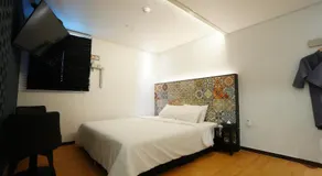 First Hotel Geoje - Image 2