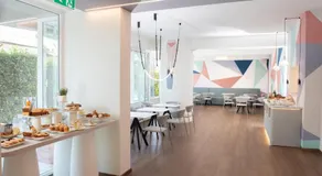 Amarina Hotel - Image 3