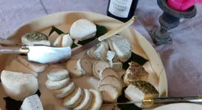 LE BONHEUR DES HÔTES - Image 5