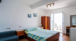 House Zaca - Image 2