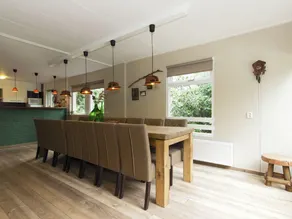 Beautiful home with lots of privacy, in the forest - Image 5