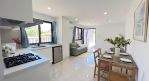 A3 AirportRetreat - Full Kitchen, Biz & Leisure - Image 3