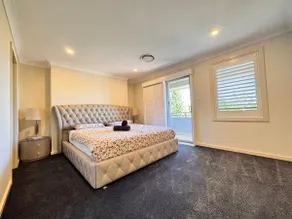 6 Bedroom Group House Sleeps 13 Near Western Sydney Airport Penrith - Image 2
