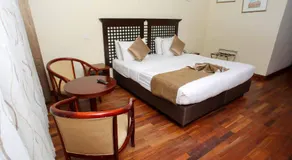 Cranes Suites Hotel - Image 4