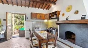 Elegant 2-Bedroom Holiday Home in Tuscan. - Image 5