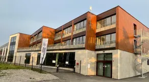 Uptown Hotel Apartments - Image 4