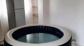 Appartement Grand Lux, Jaccuzi, Proche Aeroport - Image 4
