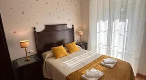 Hotel y Apartamentos La Lonja - Image 2