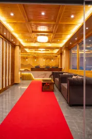 Regal Retreat Inn - Image 2