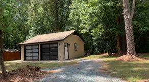 Chapel Hill Guest house retreat - Image 4