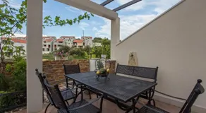 Atractiva villa totalmente equipada con piscina privada, barbacoa y terraza | Vistas al agua - Image 3