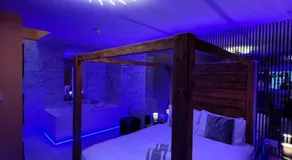 Luxury Jacuzzi Suites Halifax - Image 2