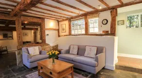 April Cottage - Image 4