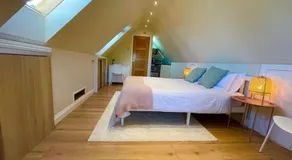 The Little Gable - Image 2