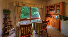 Hillview Oak B&B - Image 3