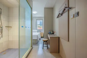 Shishi Hotel (Ningbo Tianyi Square Branch) - Image 4