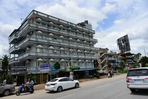 Shree Balaji Deluxe Lodge - Ramanagaram - Image 2