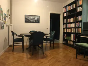 Central Cozy Apartment in Safe Local Neighbourhood - Image 3