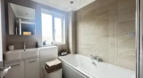 Castle View, Cosy Stay - Image 2