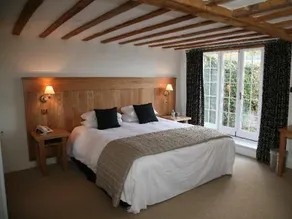 Tewinbury Farm Hotel - Image 2