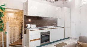 Chic, Stylish 1 Bedroom Maisonette - Close to Valletta - Image 5