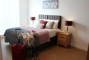 Deluxe Two bedroom in Central Bracknell - Image 3